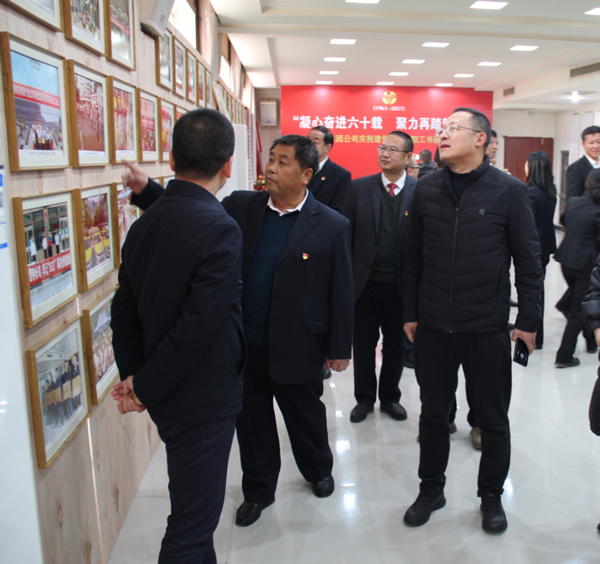 隴運(yùn)集團(tuán)慶祝建司60周年職工書畫攝影展開幕